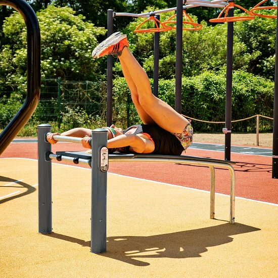 Kompan Outdoor-Fitnessgerät "Sit-Up Bank" – Bild 2