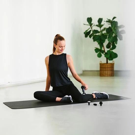 Blackroll Vibrationsmassagegerät "Fascia Gun" – Bild 9